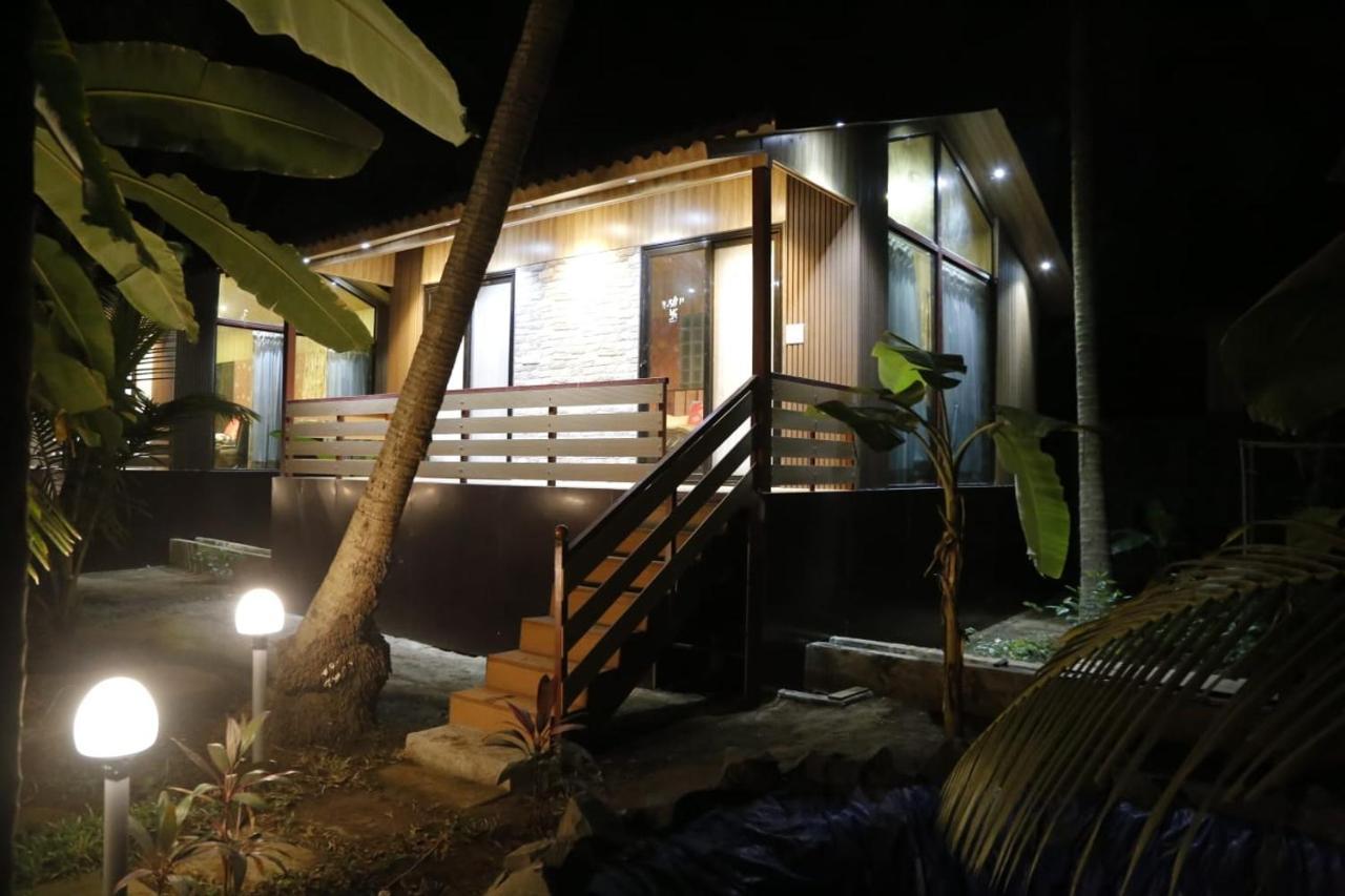 Seaswan Resort Alībāg Esterno foto
