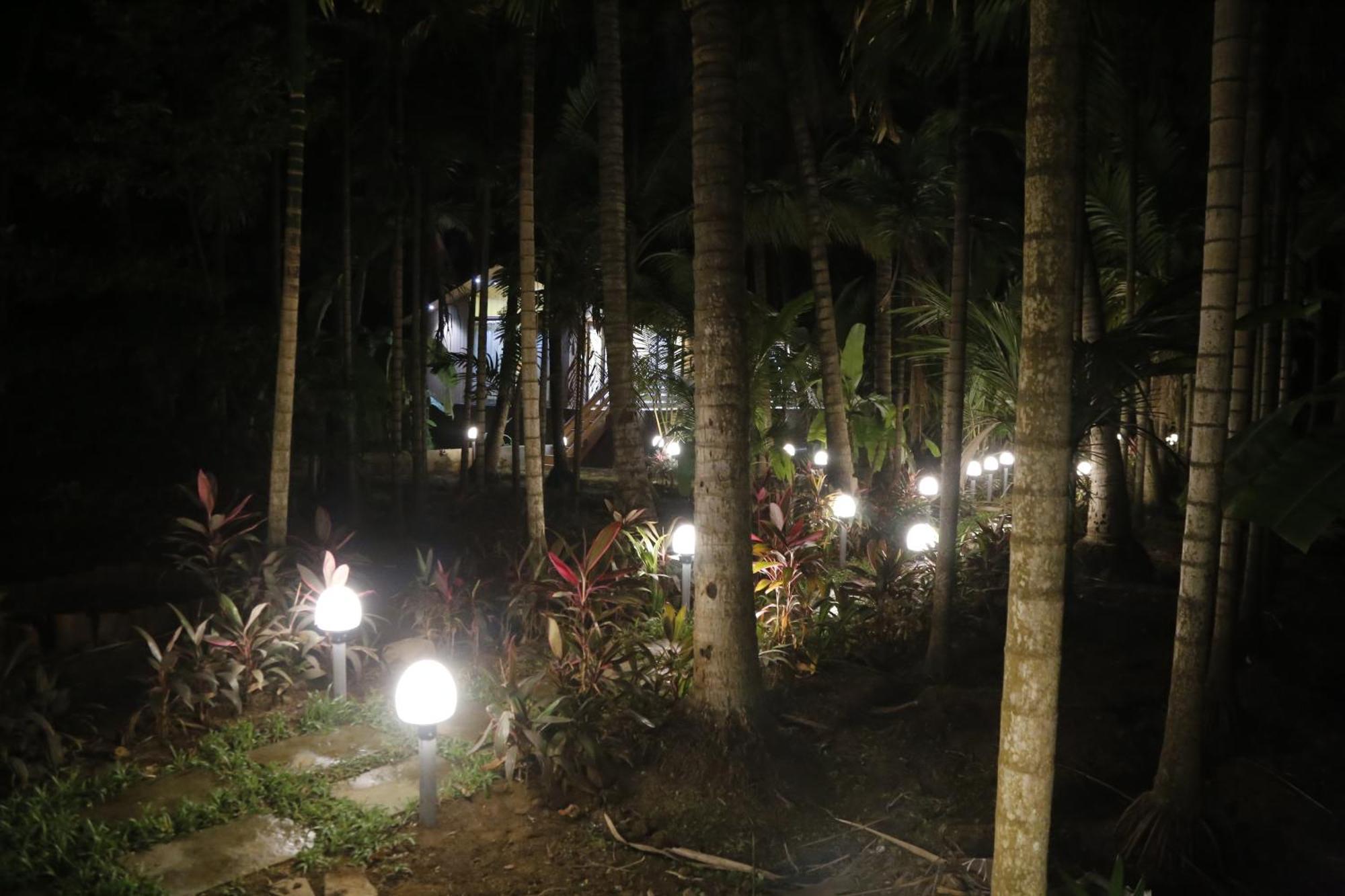 Seaswan Resort Alībāg Esterno foto