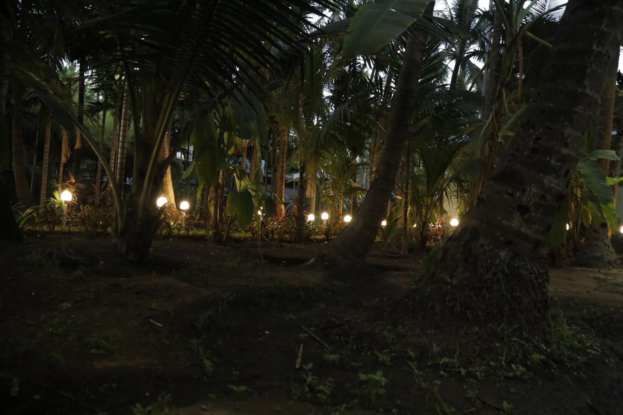 Seaswan Resort Alībāg Esterno foto